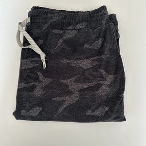 Vuori Performance Joggers, Dark Gray Camo - Women's XL